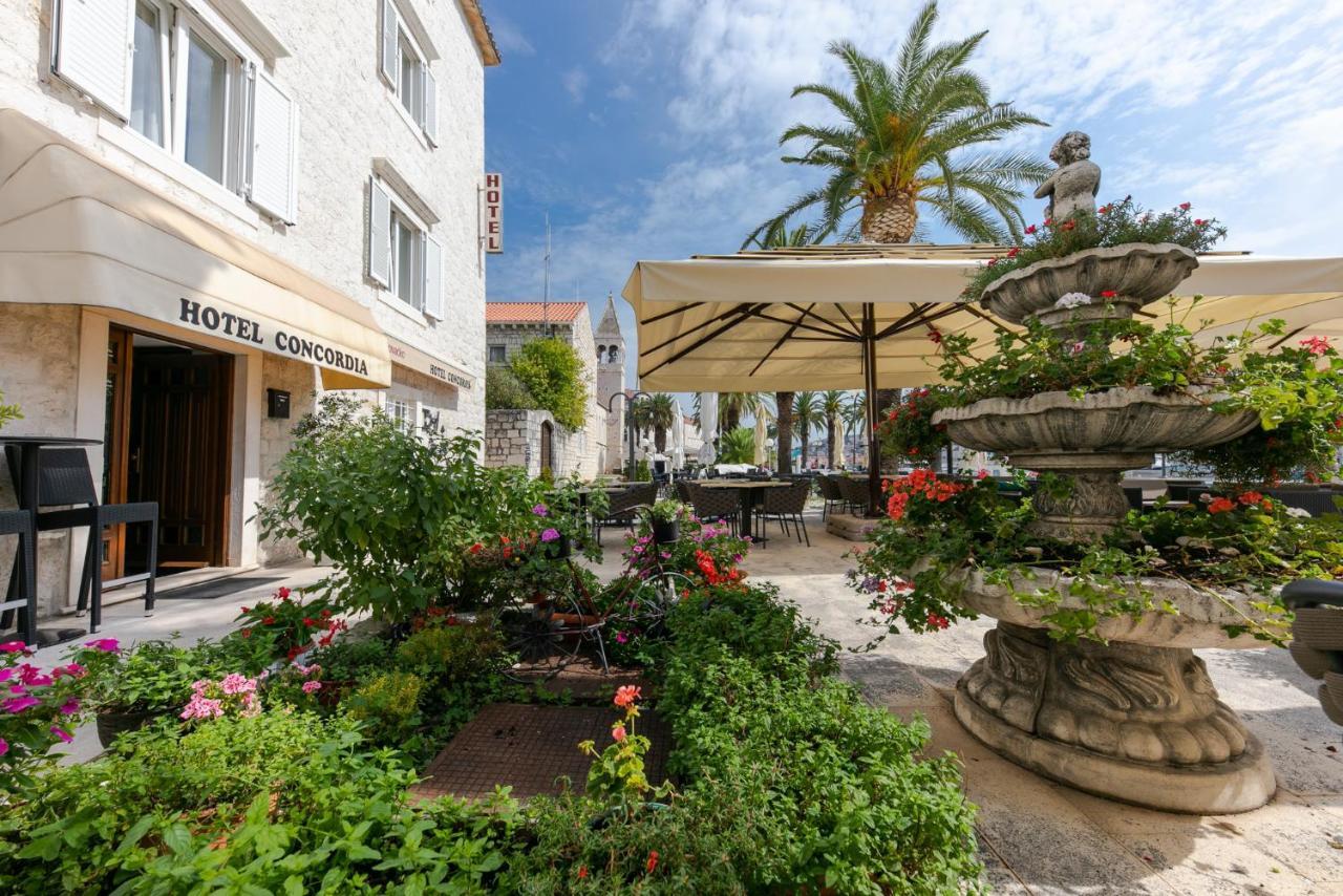 Hotel Concordia Trogir Exterior foto