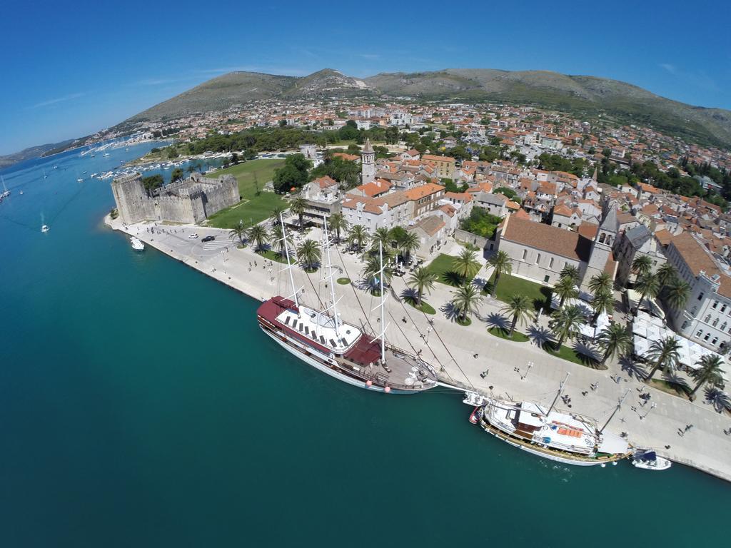 Hotel Concordia Trogir Exterior foto