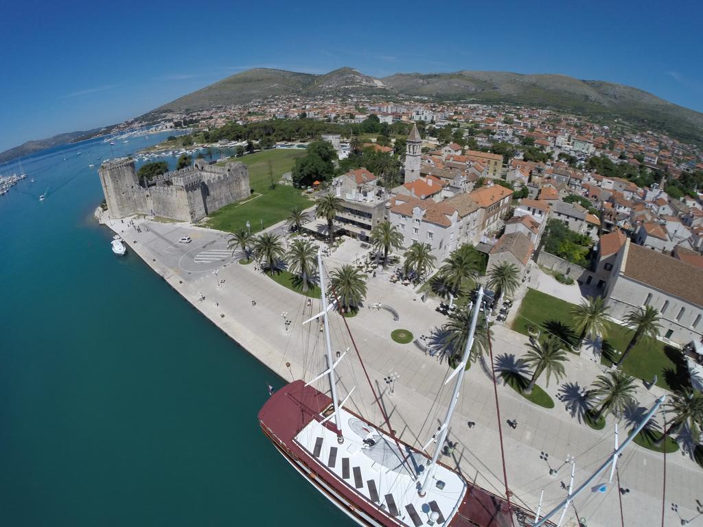 Hotel Concordia Trogir Exterior foto