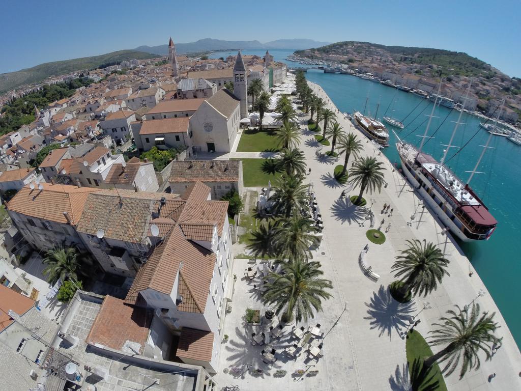 Hotel Concordia Trogir Exterior foto